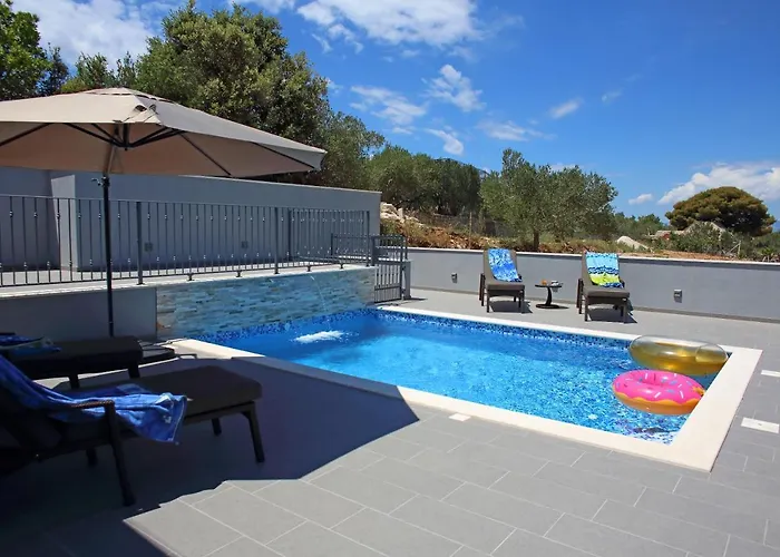 Villa Vacation Meri *