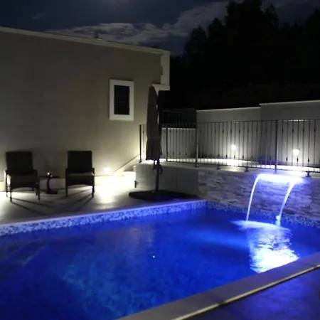 Villa Vacation Meri *