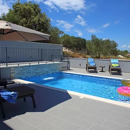 Villa Vacation Meri *